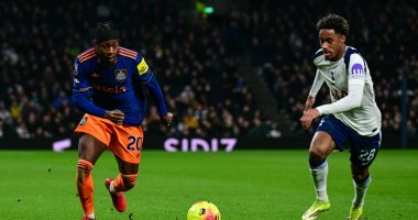 دي زيربي يقود توتنهام فى أول اختبار أمام سندرلاند بالدوري الإنجليزي