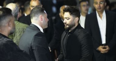 محمد فؤاد وتامر حسني وأنغام وكارول سماحة وجنات فى عزاء هانى شاكر فيديو وصور