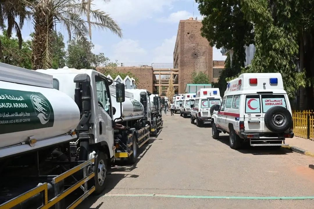 الصحة تدشن توزيع اجهزة وآليات مشروع التعافي الصحي وإعادة الإعمار