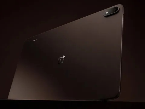 OnePlus تكشف تفاصيل حاسوبها اللوحي الرائد الجديد بترقيات ضخمة في الأداء والبطارية