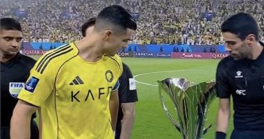 رونالدو يرفض الميدالية الفضية بعد صدمة خسارة النهائي الآسيوي.. فيديو رونالدو يرفض الميدالية الفضية بعد صدمة خسارة النهائي الآسيوي.. فيديو