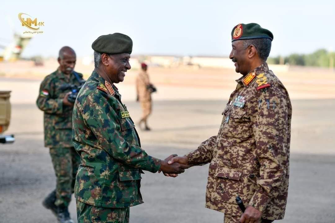 البرهان يعيد تشكيل القيادة العسكرية: إلغاء قرار تعيين نواب ومساعدي القائد العام