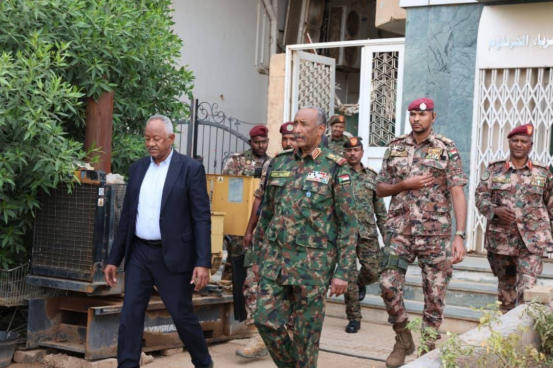 البرهان يتفقد الشركة السودانية لتوزيع الكهرباء