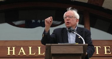 سيناتور أمريكى عن ترامب: متى يتوقف الجمهوريون عن اتباع هذا الرجل المختل