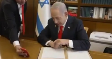 زعيم المعارضة الإسرائيلي: أكبر العنصريين في البلاد موجودون في مكتب نتنياهو