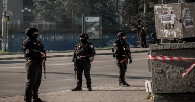 أوكرانيا توقف ضابطين لهروبهما من موقع إطلاق نار أسفر عن مقتل 6 أشخاص