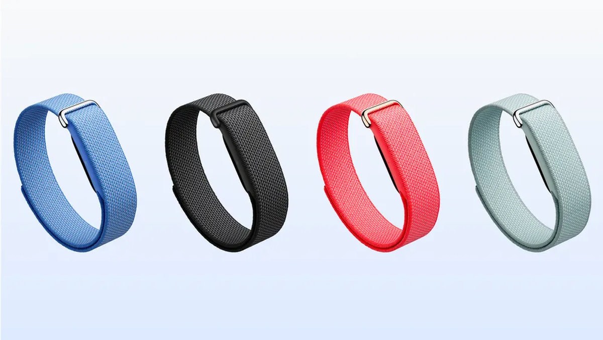 جوجل تدخل سوق الأساور الذكية بدون شاشة مع Fitbit Air الجديد