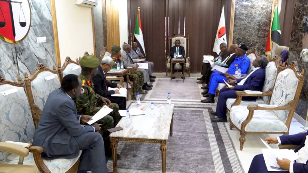 تحركات قانونية دولية ضد الدعم السريع العدل تبحث ملاحقة الداعمين واسترداد الأموال المنهوبة تحركات قانونية دولية ضد الدعم السريع العدل تبحث ملاحقة الداعمين واسترداد الأموال المنهوبة