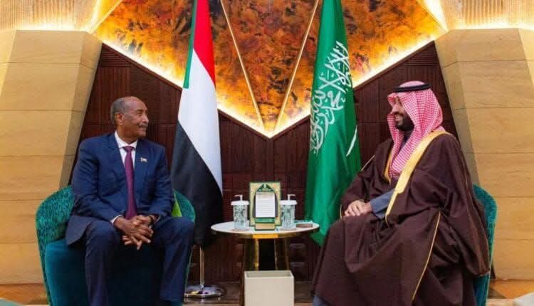 دبلوماسي أمريكي يعلق على إيقاف السعودية دعمها لـالجيش السوداني