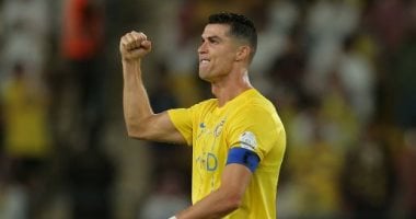 أساطير تتحدى الزمن..رونالدو يقود تشكيلة نارية تكتب التاريخ بعد الأربعين أساطير تتحدى الزمن..رونالدو يقود تشكيلة نارية تكتب التاريخ بعد الأربعين