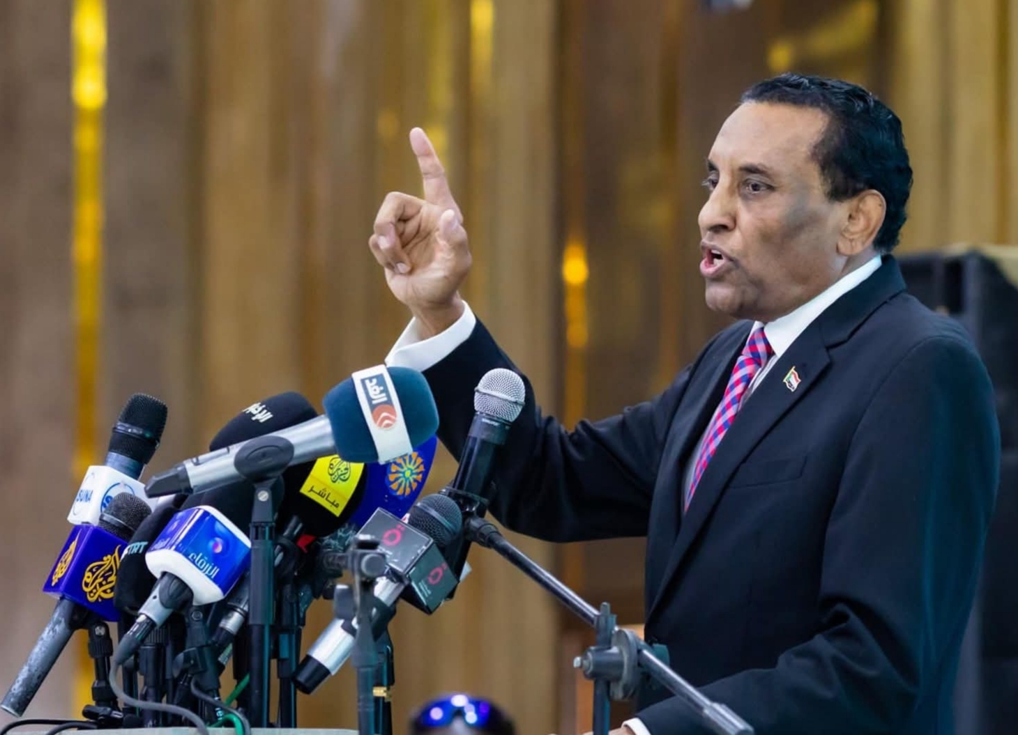 كامل إدريس: الحرب لن توقف التنمية.. ومؤتمر برلين لا يمثل السودان كامل إدريس: الحرب لن توقف التنمية.. ومؤتمر برلين لا يمثل السودان