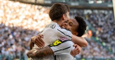 يوفنتوس ضد جنوى.. السيدة العجوز يتقدم بهدفين فى الشوط الأول يوفنتوس ضد جنوى.. السيدة العجوز يتقدم بهدفين فى الشوط الأول