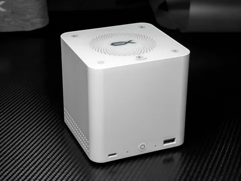 بي لينك تطلق وحدة التوصيل Mate Pro بدعم تخزين ضخم ومنافذ فائقة السرعة