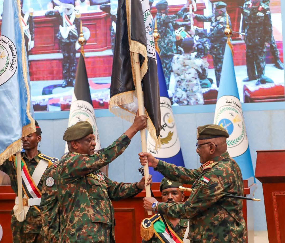 البرهان يشهد مراسم تسليم وتسلم رئاسة هيئة الأركان