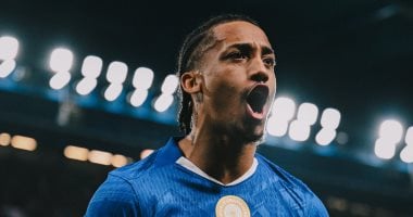 برشلونة يراقب جواو بيدرو فى نهائى كأس الاتحاد الإنجليزى