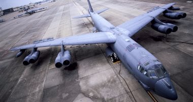 قاذفات أمريكية تنطلق من المملكة المتحدة محملة بأسلحة خارقة للتحصينات قاذفات أمريكية تنطلق من المملكة المتحدة محملة بأسلحة خارقة للتحصينات