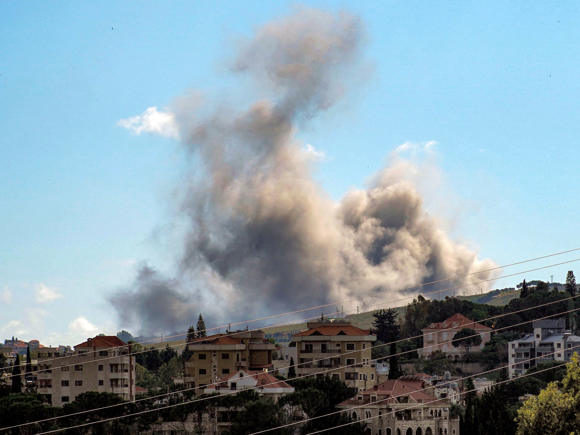قتلى بغارات دامية على جنوب لبنان وإنذار 6 قرى بالإخلاء قتلى بغارات دامية على جنوب لبنان وإنذار 6 قرى بالإخلاء