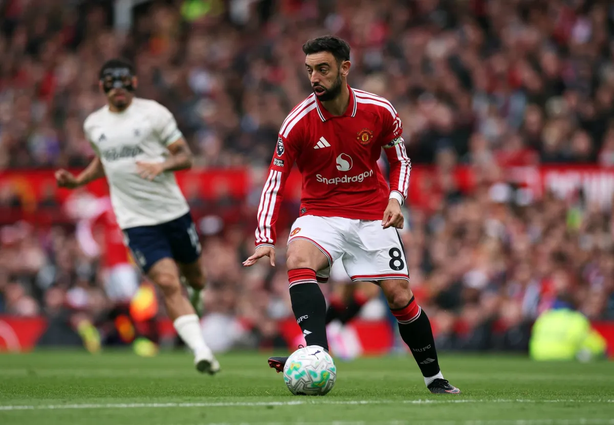Manchester Uniteds Fernandes Named Premier League Player of the Season