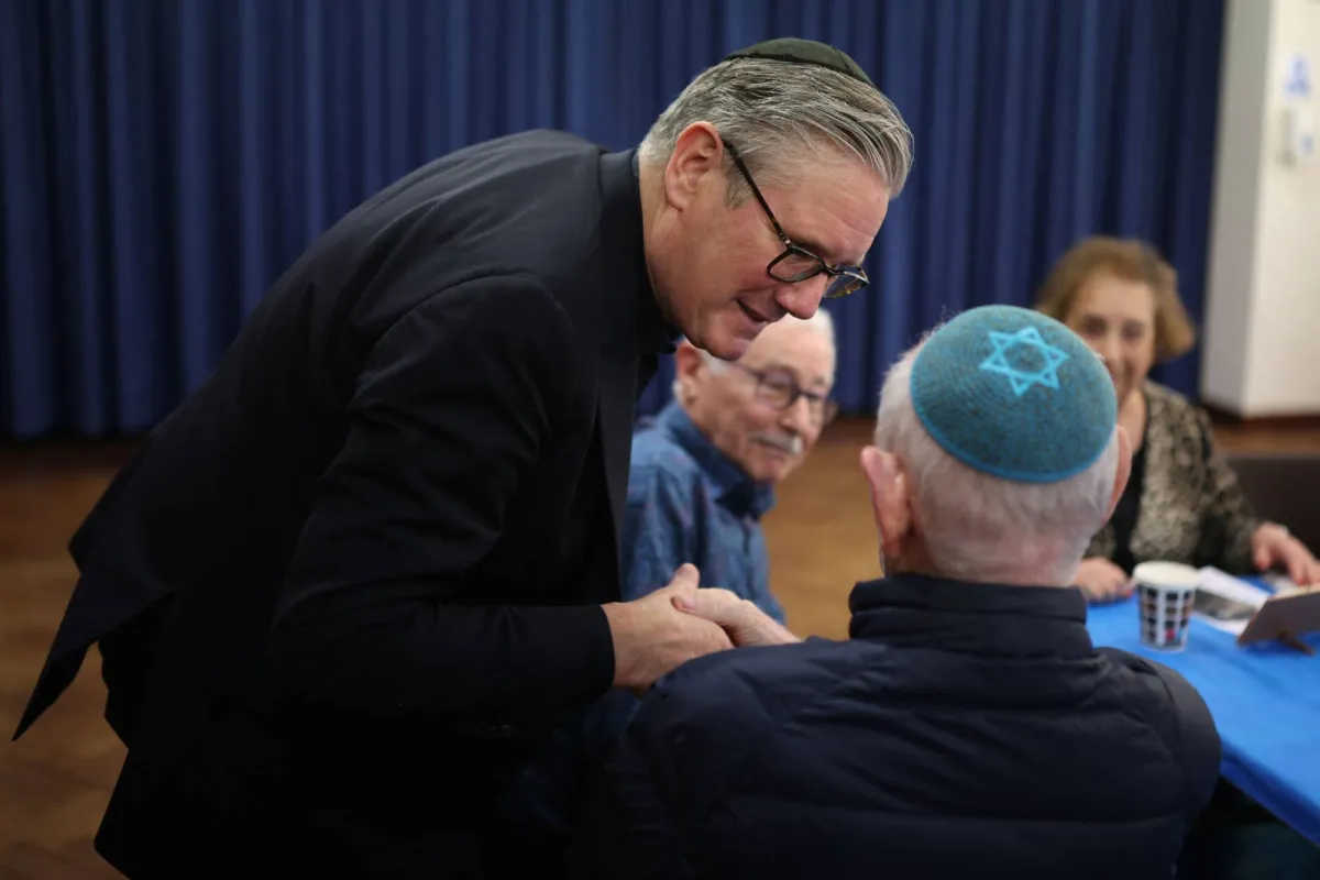 رئيس وزراء بريطانيا يتعهد بتقديم تشريع لحظر الحرس الثوري الإيراني