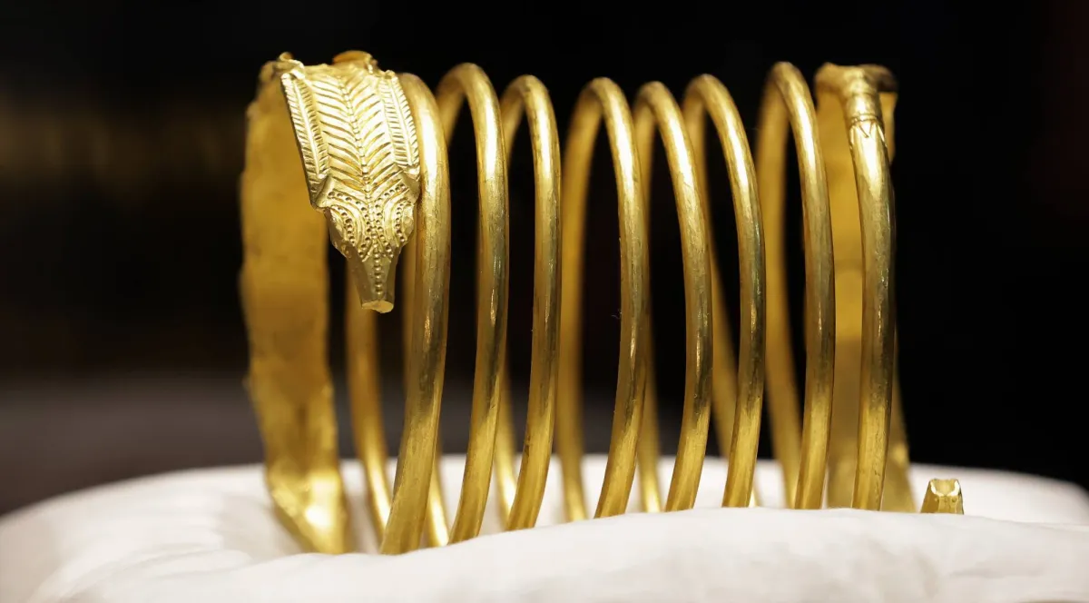 الذهب يرتفع بعد تمديد أميركا لوقف النار مع إيران