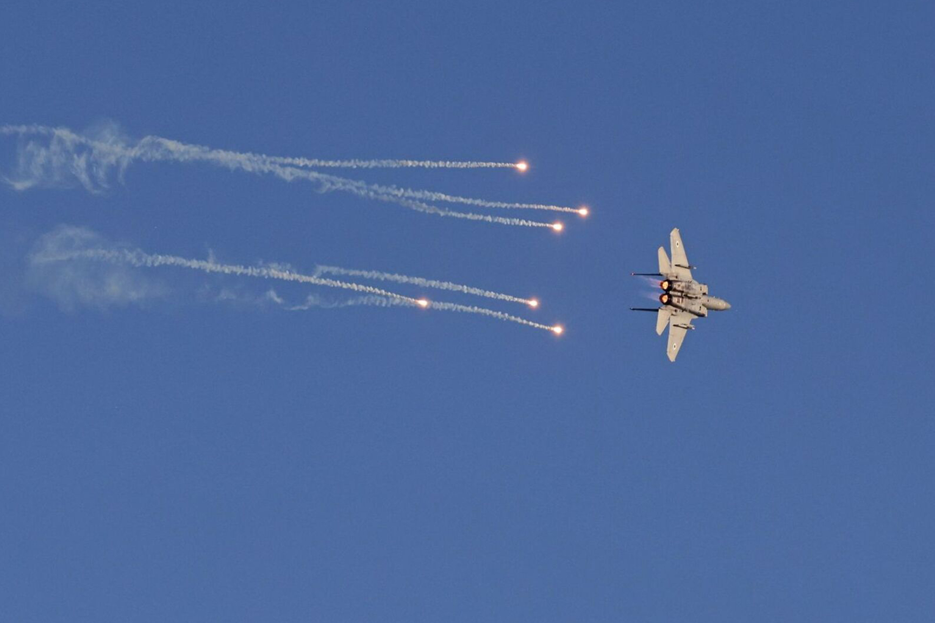 الصياد الأرضي الإيراني.. كيف تمكنت طهران من إسقاط المقاتلات الأمريكية الصياد الأرضي الإيراني.. كيف تمكنت طهران من إسقاط المقاتلات الأمريكية