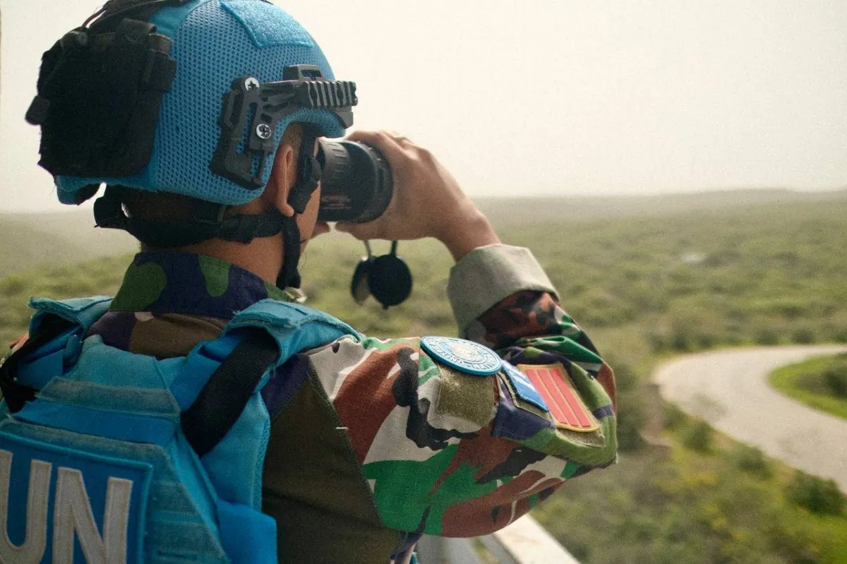 يونيفيل: هجمات حزب الله وإسرائيل قرب مواقعنا قد تستدعي ردا ناريا