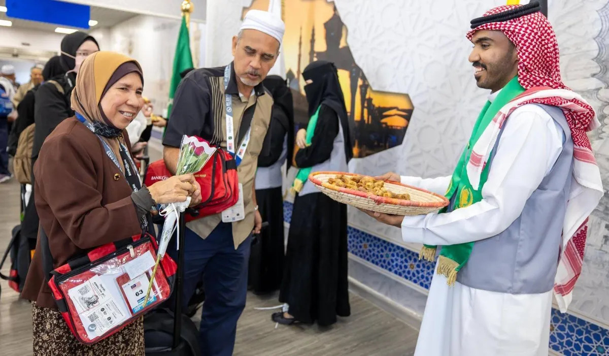 قوافل الحجيج تبدأ التوافد إلى السعودية وسط خدمات متكاملة