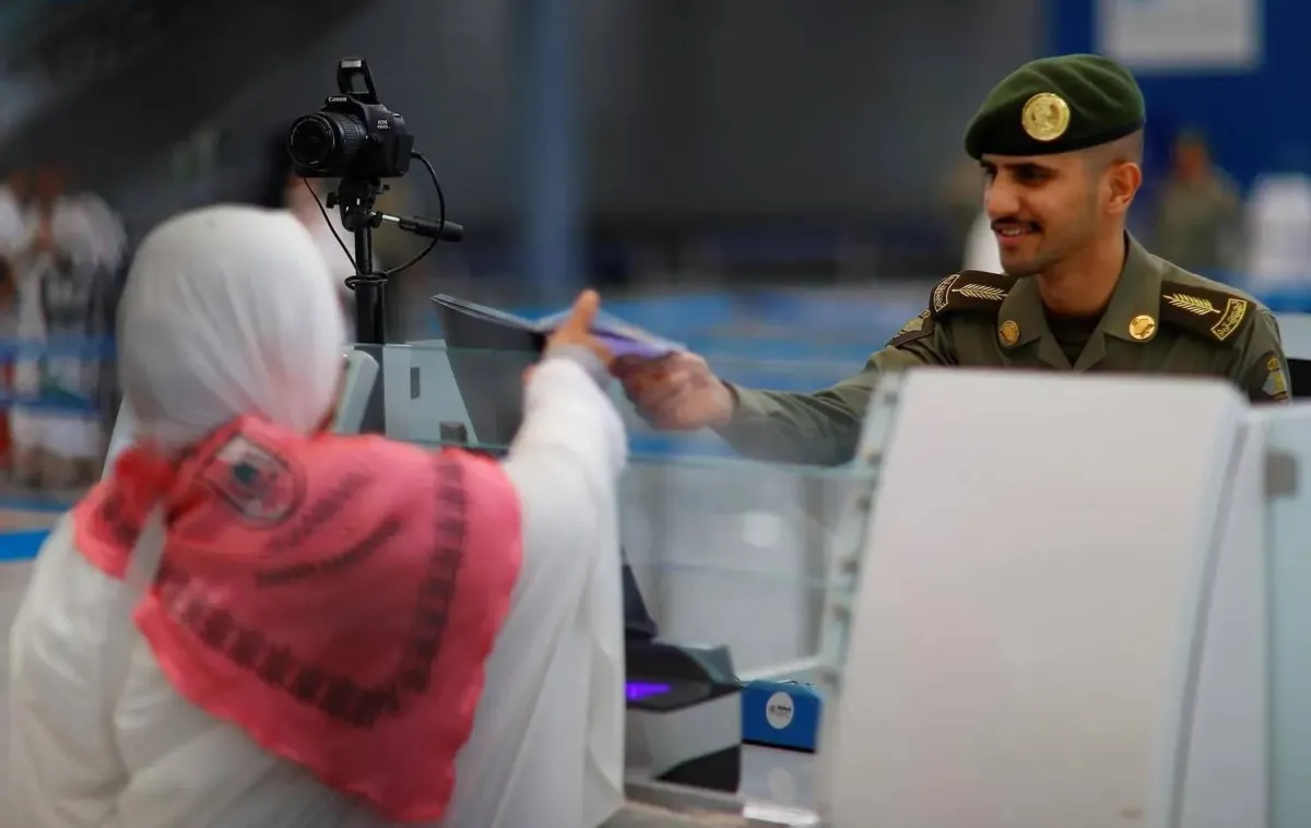 السعودية تبدأ استقبال طلائع الحجاج