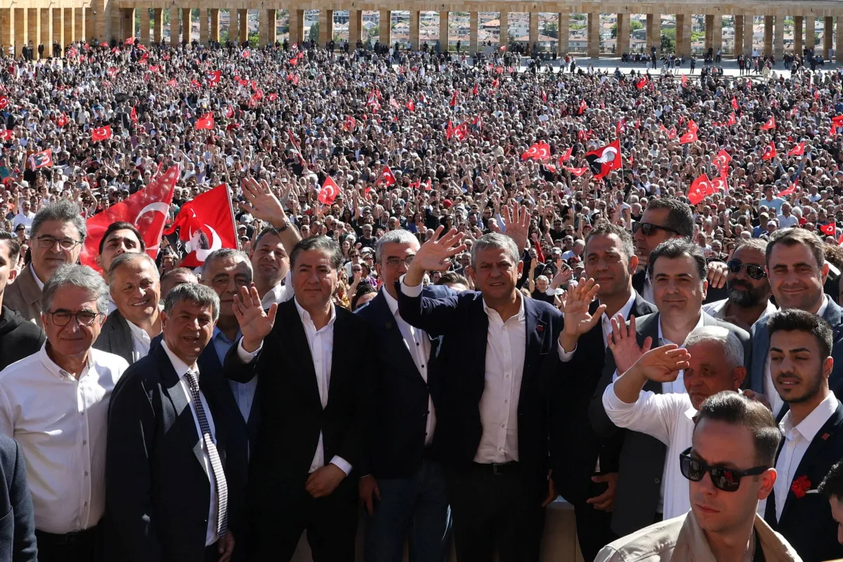 تركيا: انقسام حزب الشعب الجمهوري ينتقل إلى الشارع