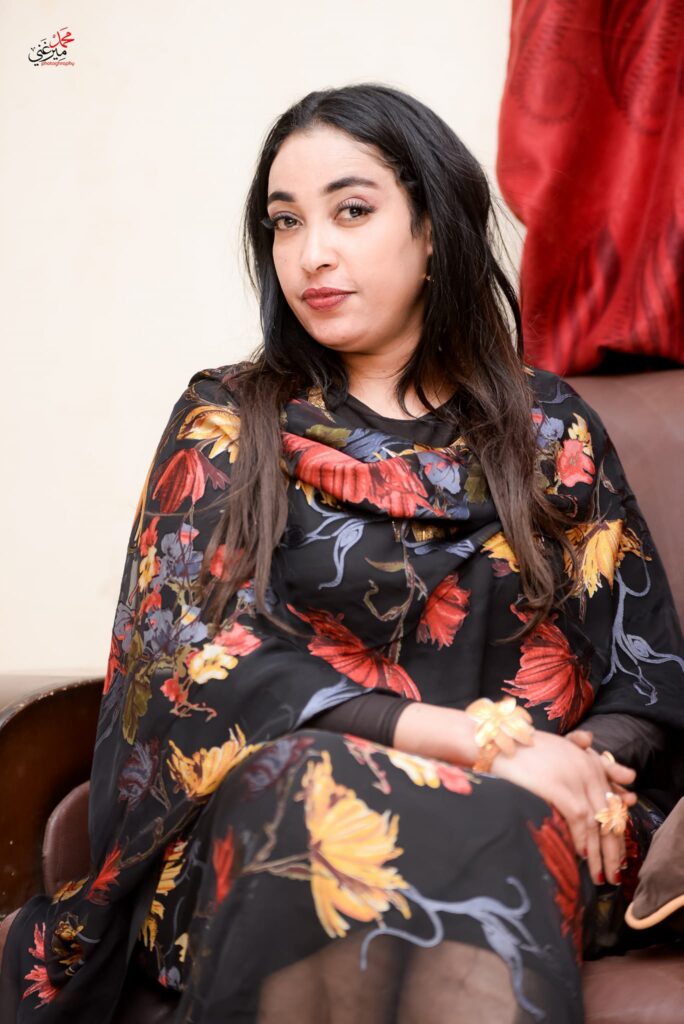 شاهد بالفيديو.. الفنانة شهد أزهري تفاجئ الجميع وتصدر بيان تعلن فيه إنضمامها لقوات جيش تحرير السودان شاهد بالفيديو.. الفنانة شهد أزهري تفاجئ الجميع وتصدر بيان تعلن فيه إنضمامها لقوات جيش تحرير السودان