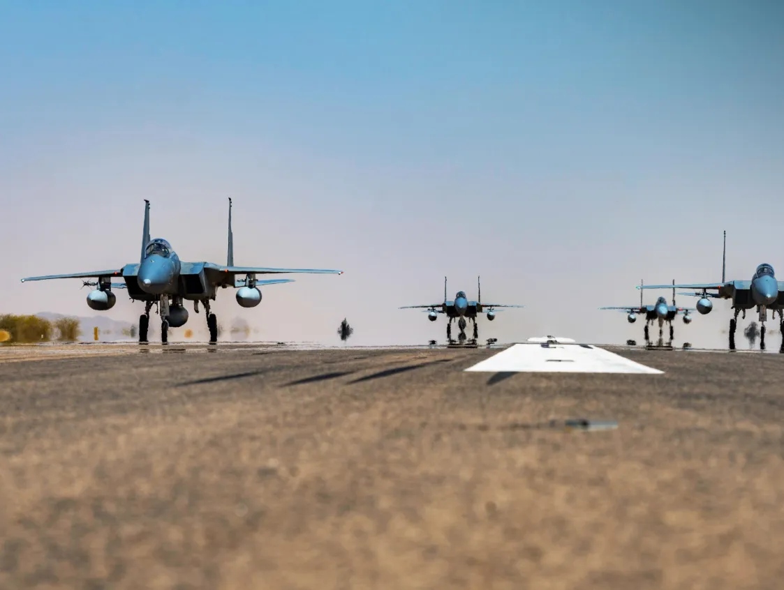 السعودية تدمر 11 باليستيا وأجزاء من حطامها يسقط قرب منشآت الطاقة السعودية تدمر 11 باليستيا وأجزاء من حطامها يسقط قرب منشآت الطاقة