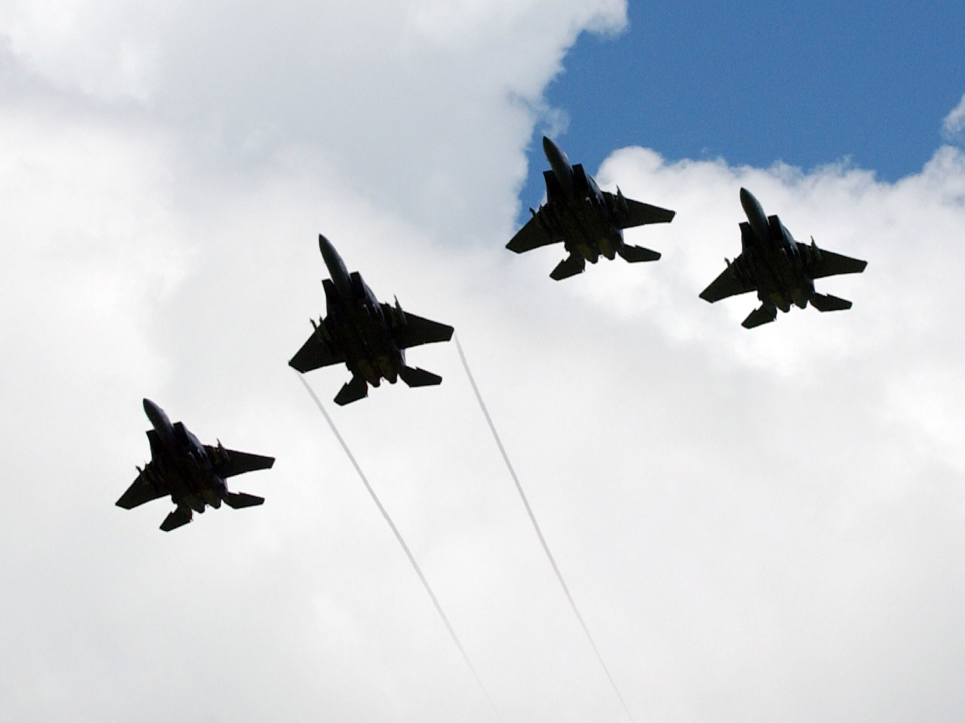 كوماندوز وغطاء جوي كثيف.. تفاصيل إنقاذ طيار أمريكي ثان من عمق إيران