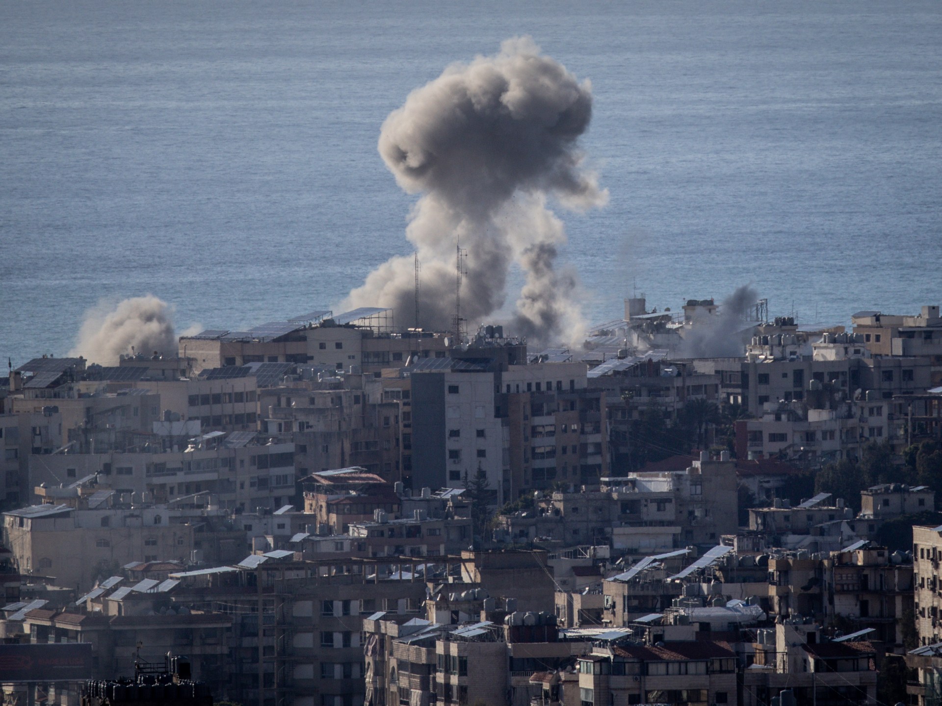 لبنان: 5 قتلى ببيروت وحزب الله يقصف إسرائيل بالصواريخ والمسيرات