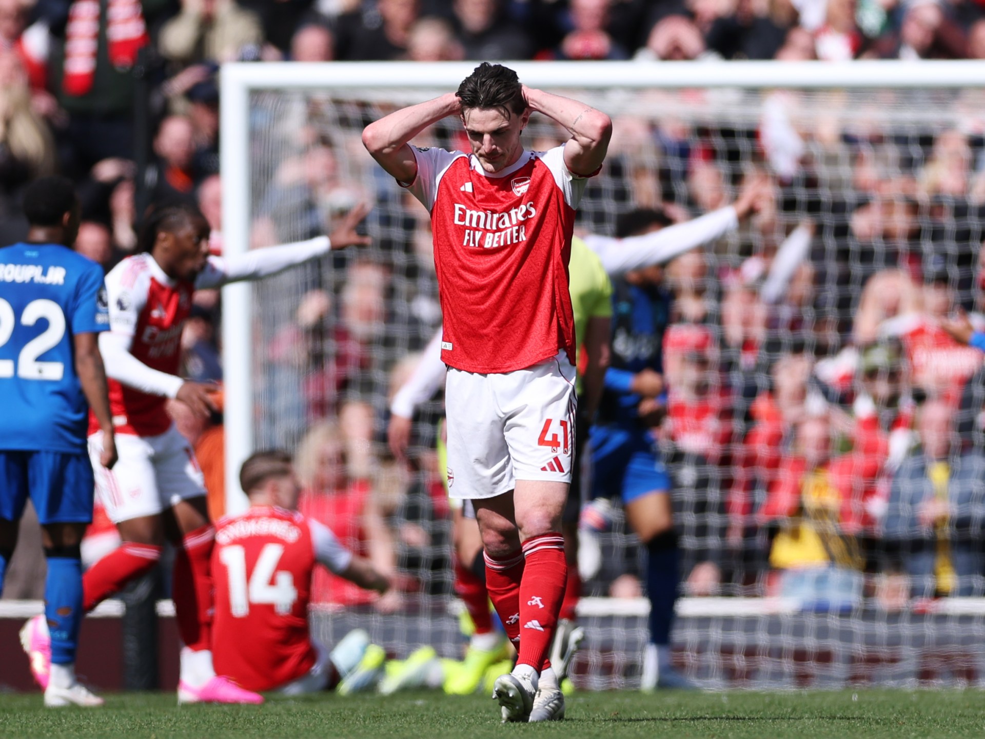 شاهد.. بورنموث يباغت أرسنال ويعقد مهمته في الفوز بلقب البريميرليغ شاهد.. بورنموث يباغت أرسنال ويعقد مهمته في الفوز بلقب البريميرليغ