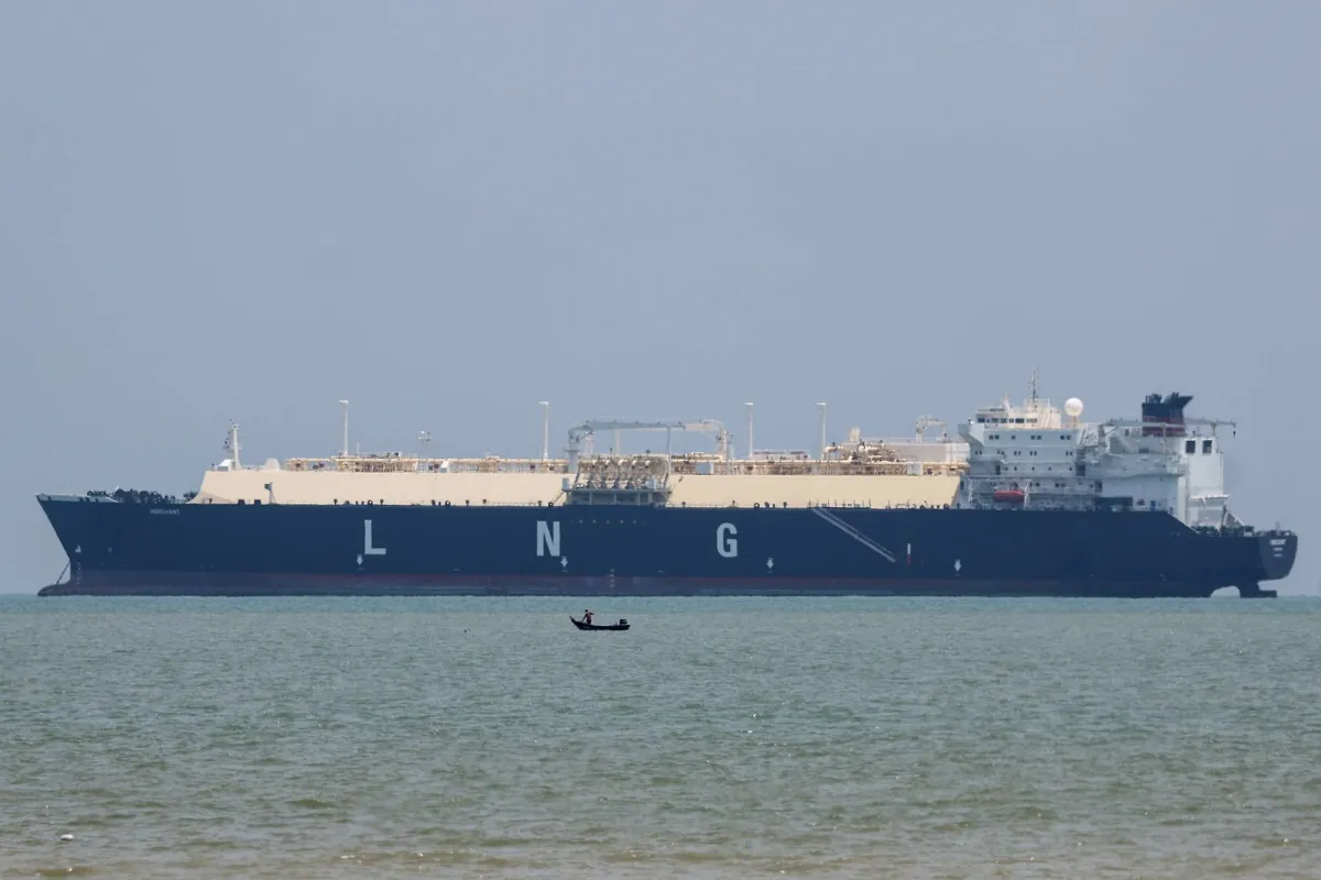 إندونيسيا تنهي الجدل: لا رسوم على مضيق ملقا