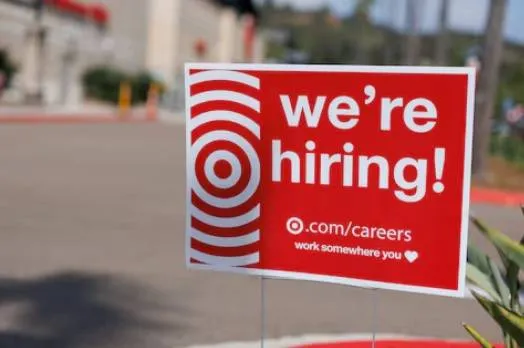 أدنى مستوى منذ شهور... تراجع فرص العمل في أميركا بـ300 ألف وظيفة