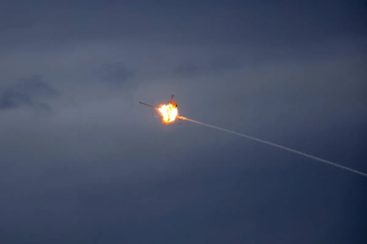 حزب الله يعلن شن هجوم بمسيرات وصواريخ على شمال إسرائيل