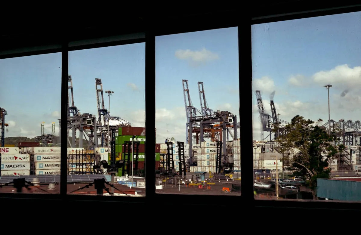 الصين تطلب من ميرسك وإم إس سي التوقف عن تشغيل موانئ بنما