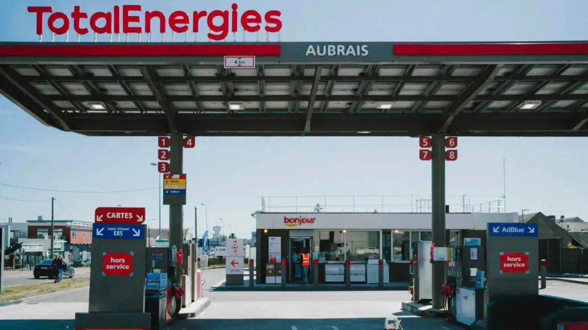 وزيرة فرنسية: 18 من محطات الوقود تعاني نقصا في الإمدادات وزيرة فرنسية: 18 من محطات الوقود تعاني نقصا في الإمدادات