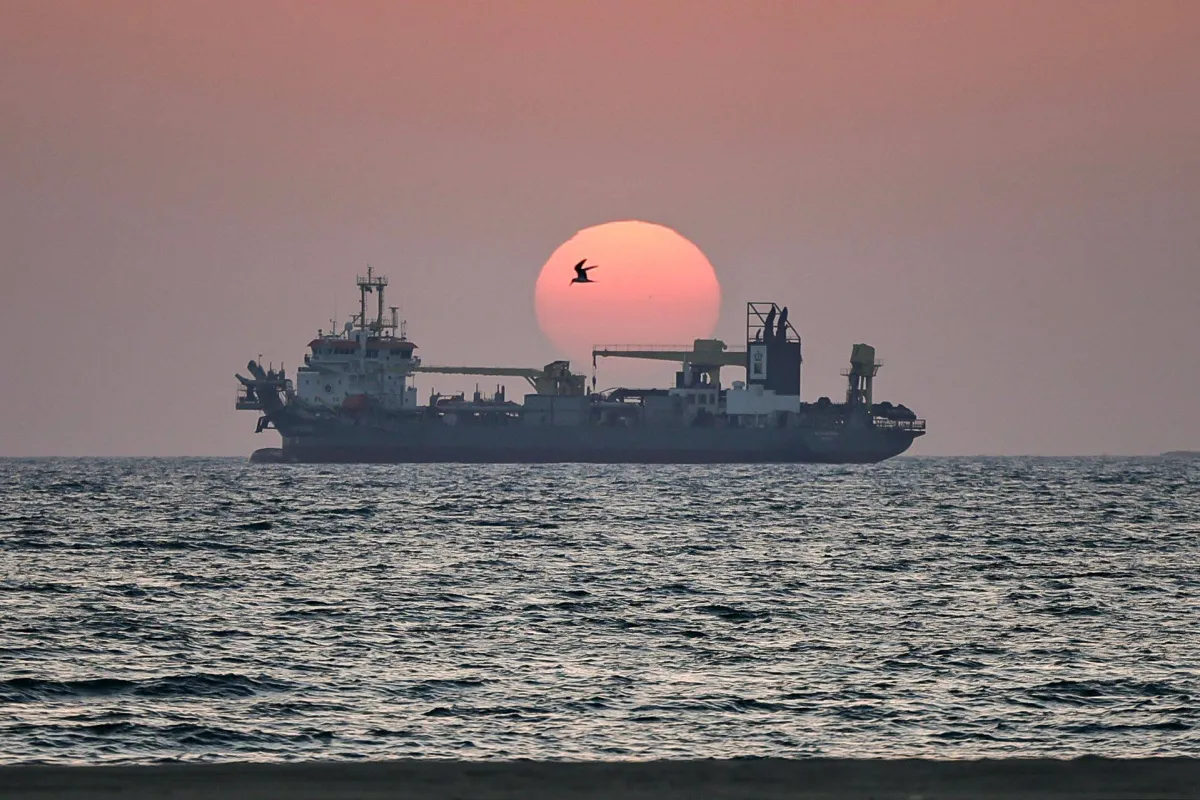 Regional War Weighs on Output New Business Growth in UAE
