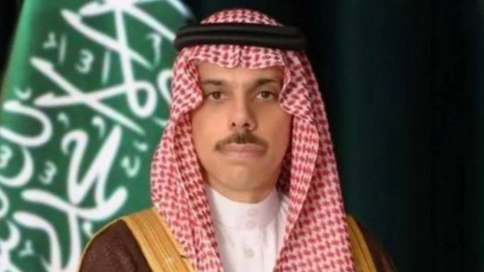 وزير الخارجية السعودي في لندن لبحث العلاقات والتطورات