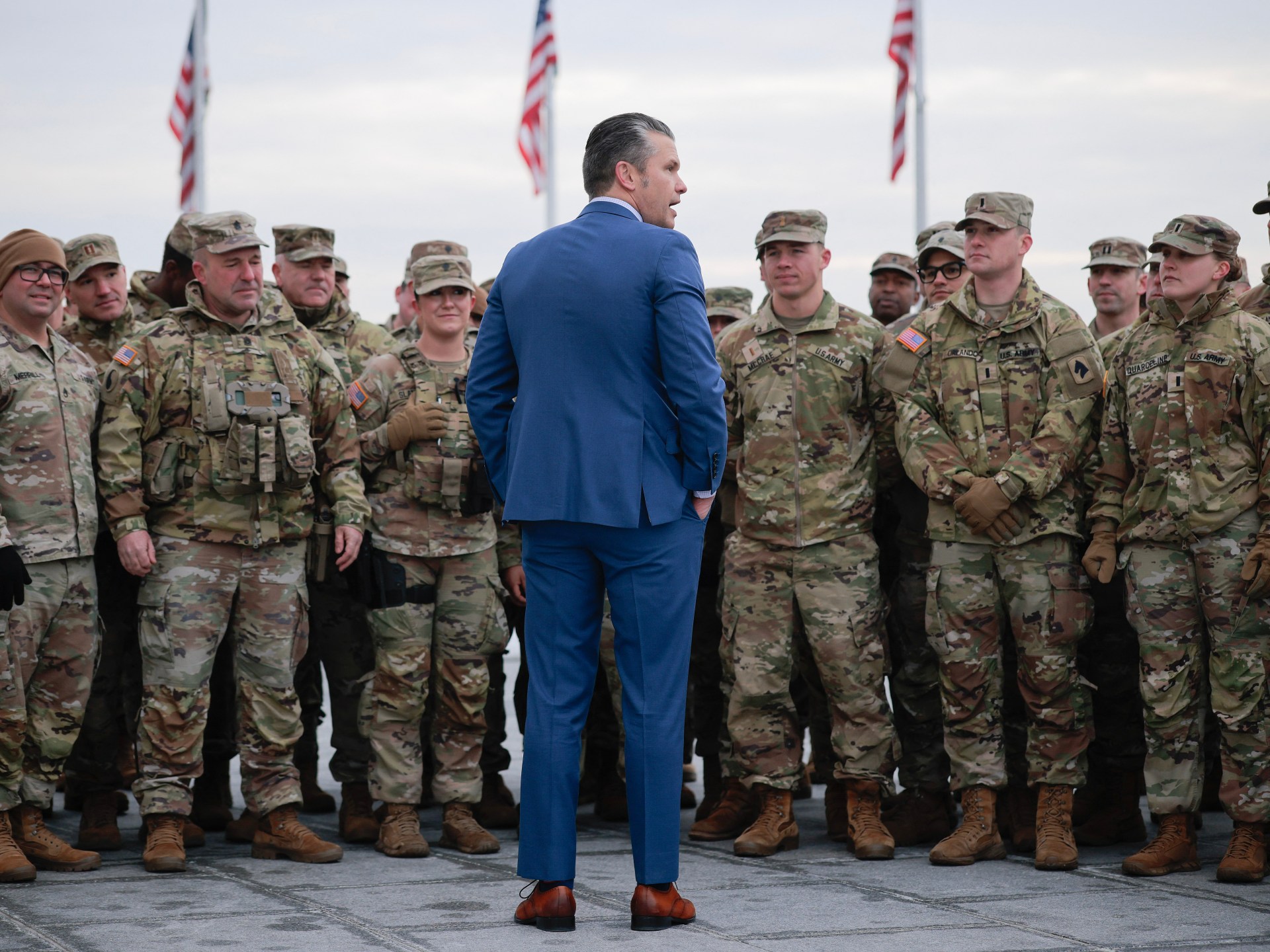 جنرال أمريكي سابق يحذر من وضع خطير بعد إقالة ضباط كبار