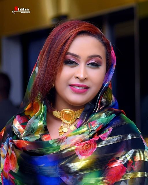 شاهد بالفيديو.. الفنانة ريان الساتة تعود لإثارة الجدل بوصلة رقص فاضحة أمام عازفها شاهد بالفيديو.. الفنانة ريان الساتة تعود لإثارة الجدل بوصلة رقص فاضحة أمام عازفها