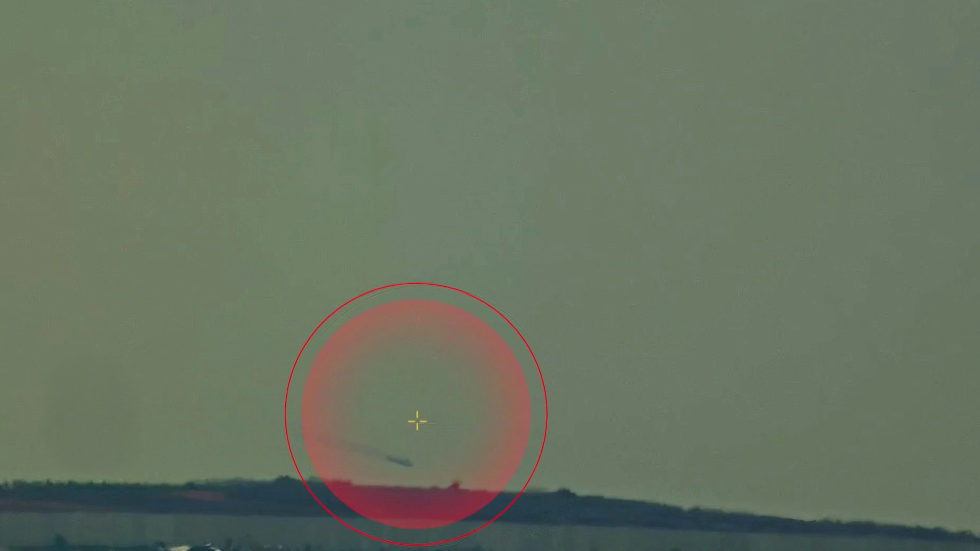 شاهد.. حزب الله يتصدى لمروحية إسرائيلية بصاروخ أرض جو