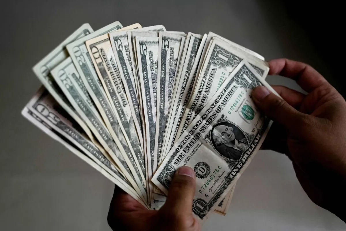 Dollar Steady Near SixWeek Highs on RateHike Bets War Uncertainty Dollar Steady Near SixWeek Highs on RateHike Bets War Uncertainty