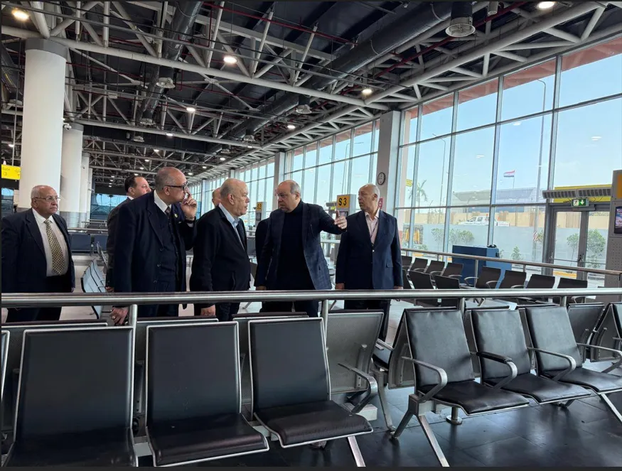 تيسيرا على المسافرين... بطاقات الجوازات الورقية تغادر مطار القاهرة تيسيرا على المسافرين... بطاقات الجوازات الورقية تغادر مطار القاهرة