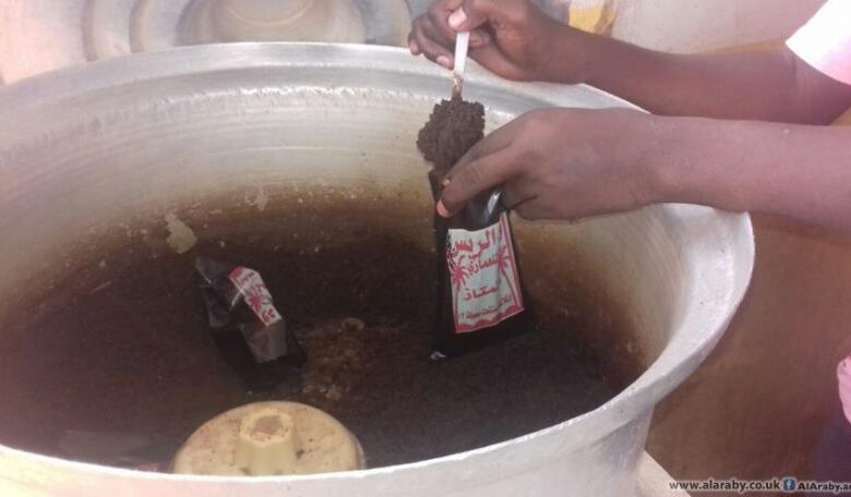 شاهد بالصورة.. ارتفاع جنوني في أسعار التمباك بالسودان وساخرون: السبب إغلاق مضيق هرمز وتأثيره سيكون عالميا