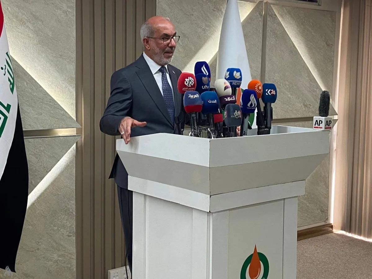 العراق يصدر 10 ملايين برميل من النفط عبر مضيق هرمز في أبريل العراق يصدر 10 ملايين برميل من النفط عبر مضيق هرمز في أبريل