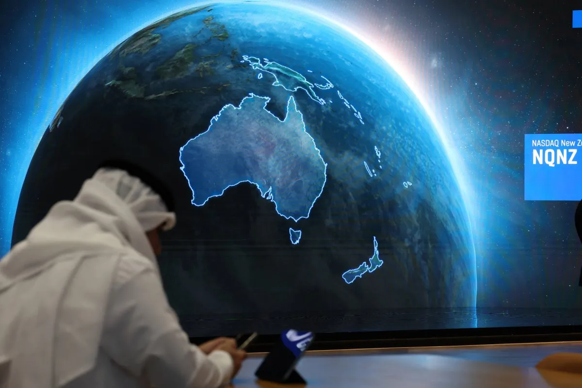 تراجع معظم أسواق الخليج بسبب تعثر جهود السلام الأميركية الإيرانية