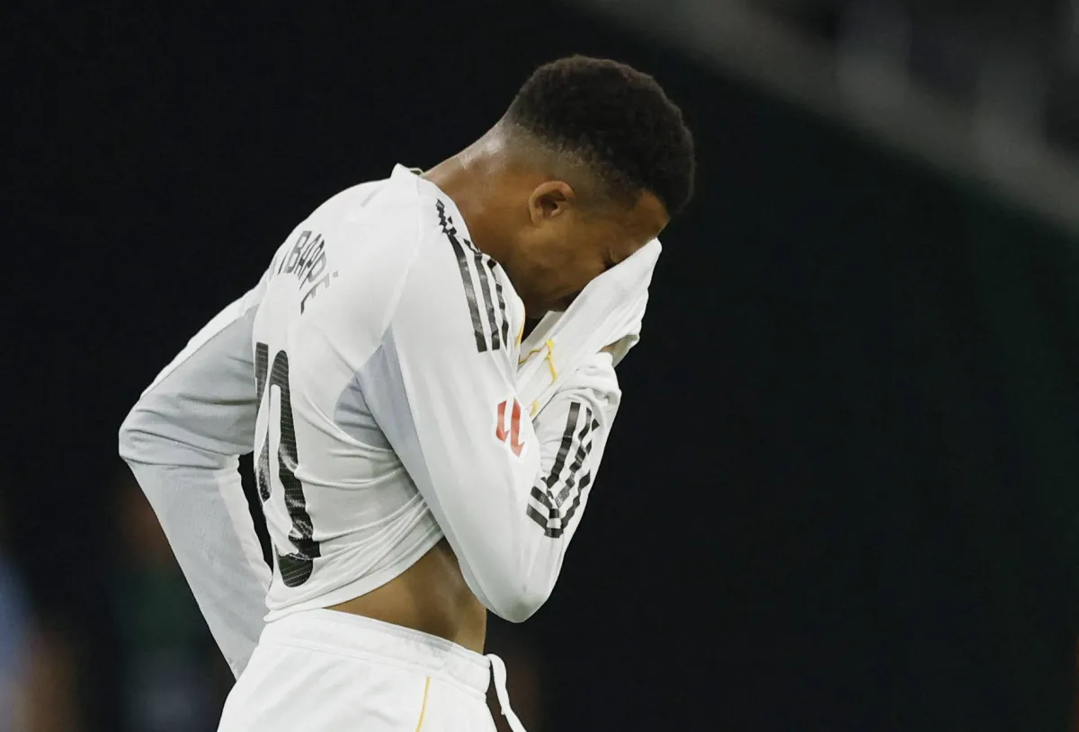 Real Madrids Mbappe Suffers Hamstring Issue at Betis